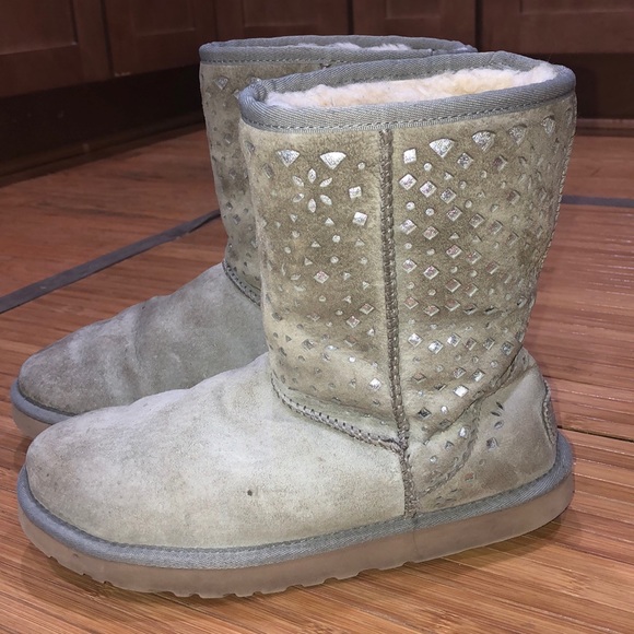 UGG Shoes - Pale gray lattice cut out UGG short boots
